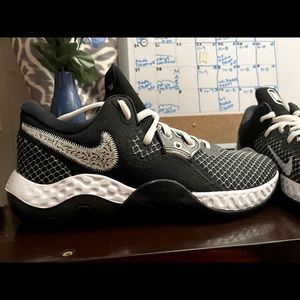 Nike shoes never worn Mens size 12.5 brand new from Nike website
